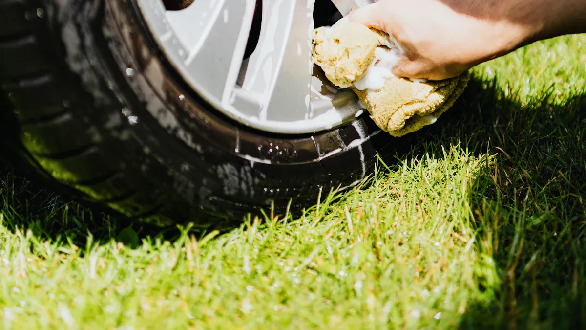 Inspektion von Go-Kart-Felgen auf Beschädigungen